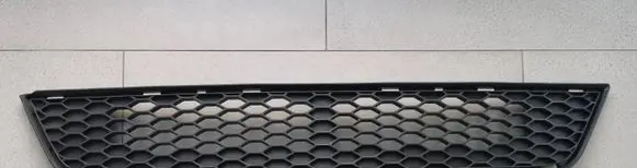 Toyota Corolla E120 E130 Front bumper lower grill 5311202070