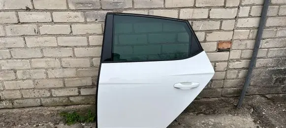 Seat Leon (5F) Rear door