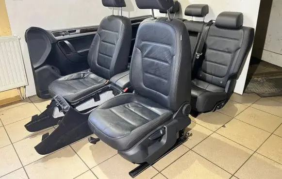 Volkswagen Touareg II Interior set 7P6867212AJ 7P6867212 7P0863979