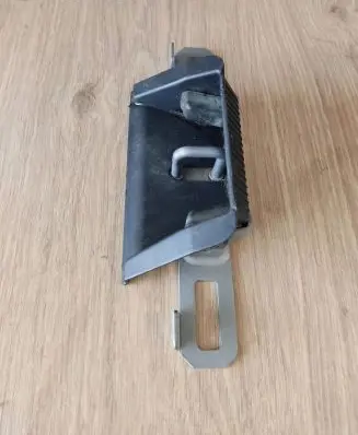 Volvo XC90 Loading door lock loop/hook striker 39831946