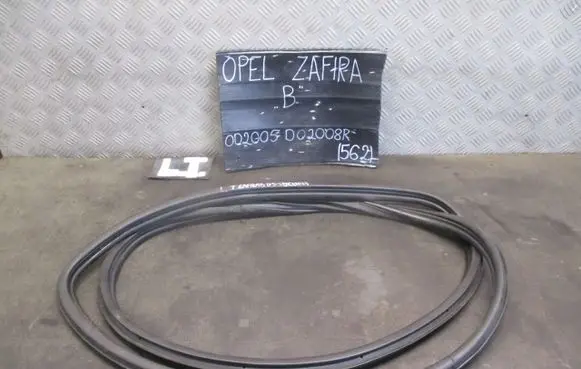 Opel Zafira B Rubber seal loading door 