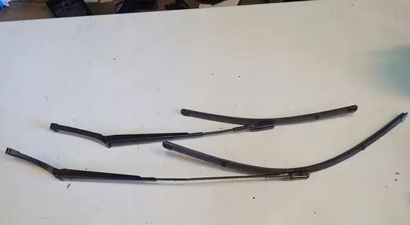 Volkswagen Polo VI Front wiper blade arm 2G1955410