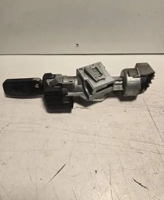 Ford Focus C-MAX Ignition lock 3M513F880AD