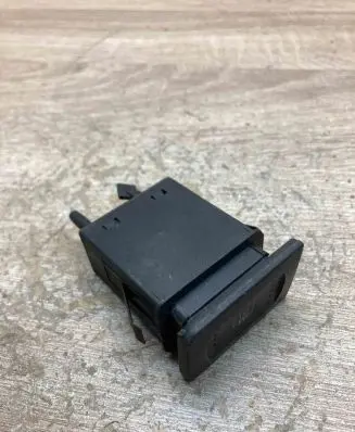 Volkswagen Golf IV Windscreen/window heater switch 1J0959621C