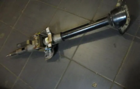 Steering wheel axle set