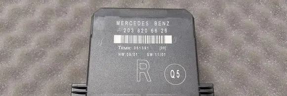 Mercedes-Benz C W203 Door control unit/module 2038206626