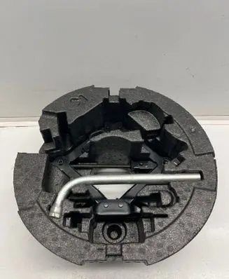 Skoda Octavia Mk3 (5E) Tool set 5E0012115F