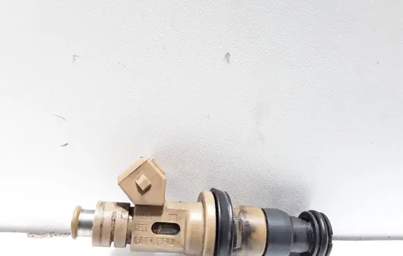 Volvo S40 Fuel injector 9125821