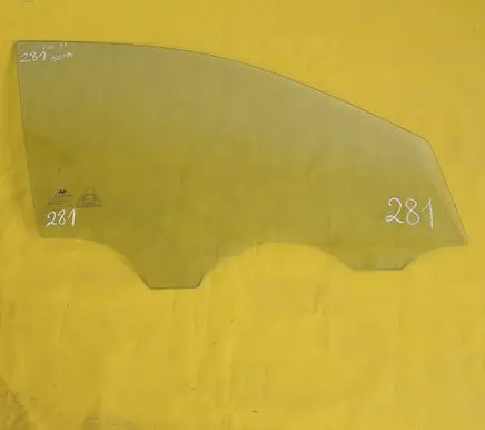 Hyundai i30 Front door window glass four-door