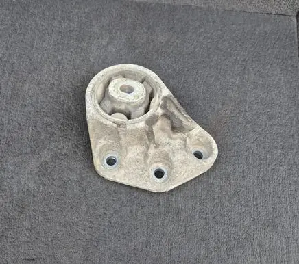Audi A4 S4 B6 8E 8H Rear differential mounting bracket 8E0599125B 8E0599381B 8E0599125J