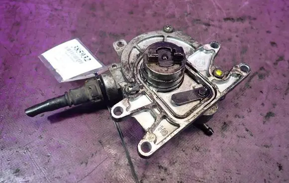 Opel Vectra C Vacuum pump 