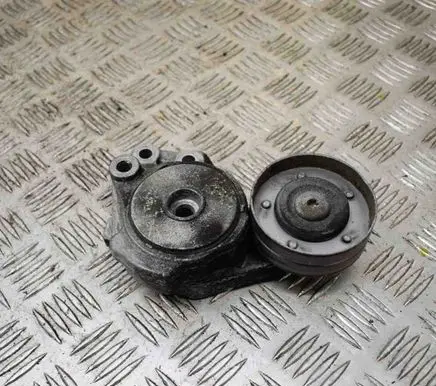 Volkswagen PASSAT B6 Other engine bay part 950337