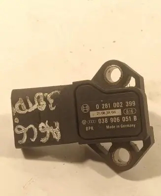 Audi A6 S6 C6 4F Air pressure sensor 038906051B 0281002399