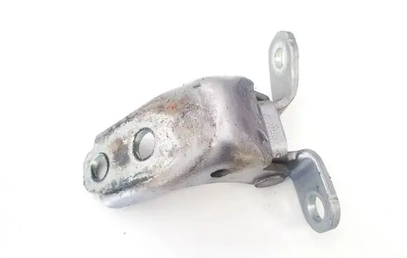 Honda CR-V Rear door lower hinge