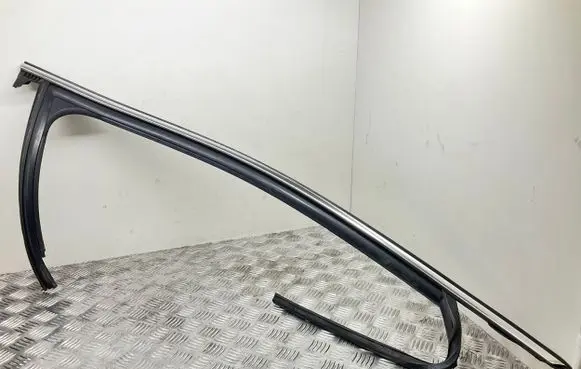 Audi A3 S3 8V Rubber seal front door (on door) 8V5837432