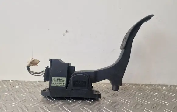 Volkswagen Golf IV Accelerator throttle pedal 1J1721503K