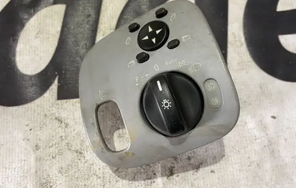 Mercedes-Benz C W203 Light switch A2035451204 2035451204