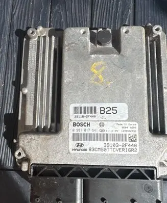 KIA Sorento Engine control unit/module 0281017541 391182F440 391032F440