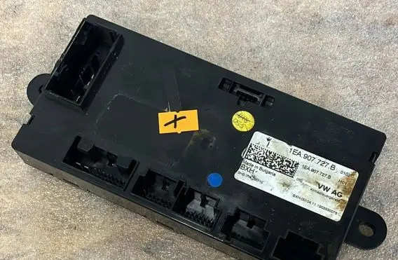 Volkswagen ID.3 Air conditioner control unit module 1EA907727B