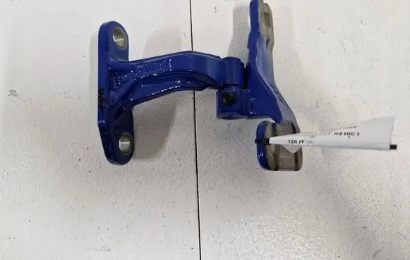 Mercedes-Benz Sprinter W907 W910 Front door lower hinge H910C1