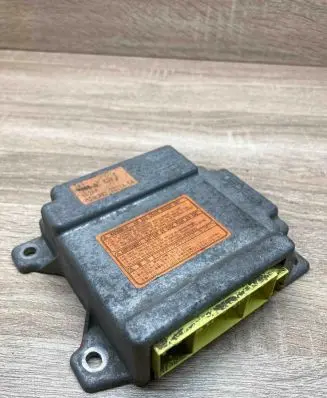 Mazda 323 F Airbag control unit/module B25E57K30B