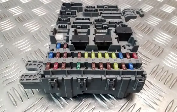 Honda FR-V Fuse module