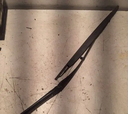 BMW 5 E39 Front wiper blade arm 8361743