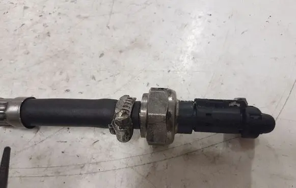 BMW 5 F10 F11 Exhaust gas pressure sensor 8507634