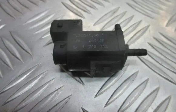 BMW 3 E46 Valve vacuum 72234100