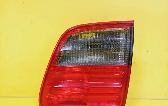 Mercedes-Benz E W210 Tailgate rear/tail lights A2108207464