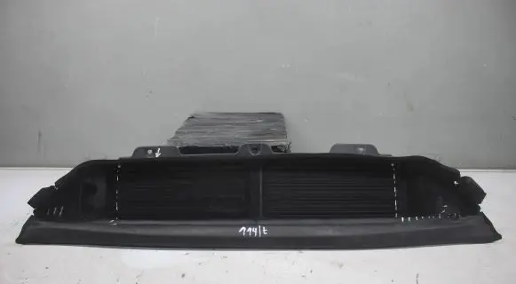 Volvo XC90 Intercooler air channel guide 31663795