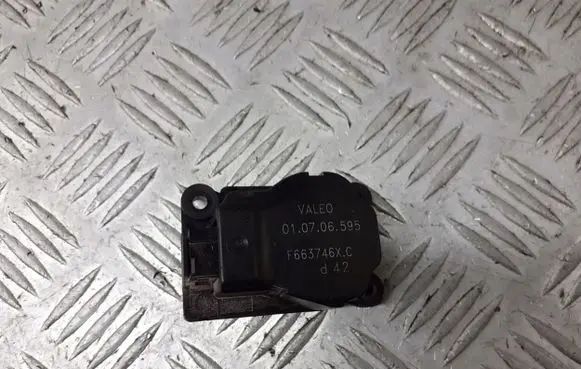 Renault Megane II A/C air flow flap actuator/motor F663746X