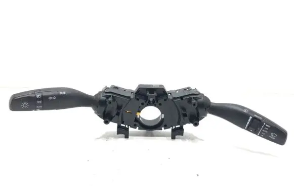 Wiper turn signal indicator stalk/switch