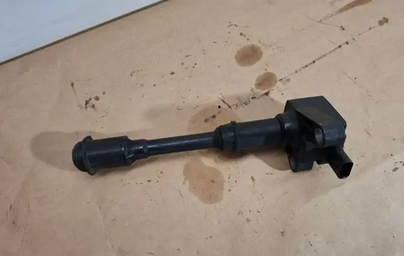 High voltage ignition coil