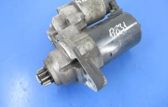 Volkswagen Golf IV Starter motor 021911023R