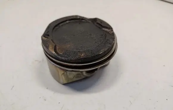 Piston