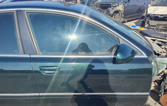 Audi A8 S8 D3 4E Front door