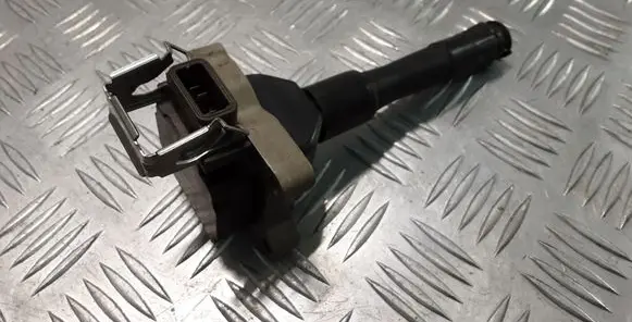 BMW 7 E38 High voltage ignition coil 1703359