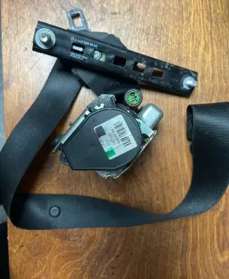 Mercedes-Benz Sprinter W906 Front seatbelt 601384300 000000 A9068600088
