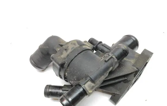 Thermostat/thermostat housing