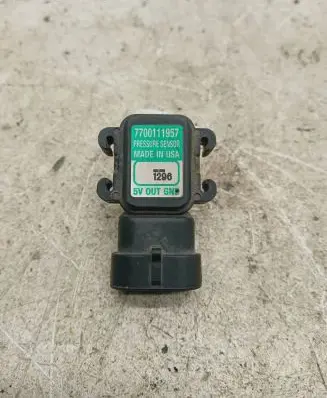 Renault Scenic I Air pressure sensor 7700111957