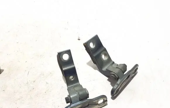 Volvo S60 Front door upper hinge 31662717