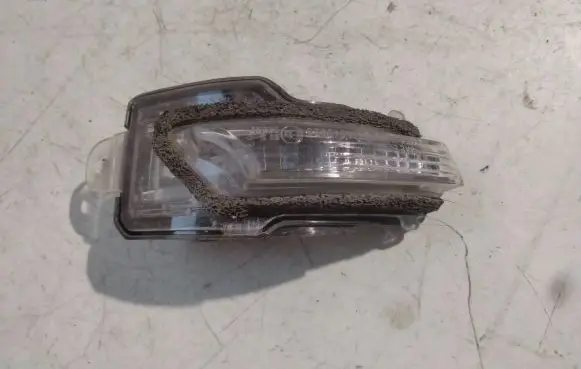 Lexus NX Mirror indicator light E1314092
