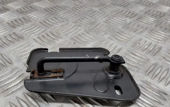Audi A3 S3 8V Engine bonnet/hood lock/latch loop/hook 8V0823186B