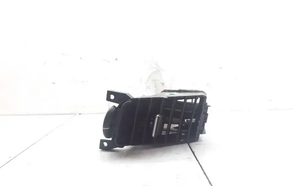Nissan Primera Dashboard side air vent grill/cover trim A1007035