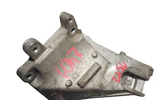 Mercedes-Benz CLS C218 AMG Engine mounting bracket A2782232404