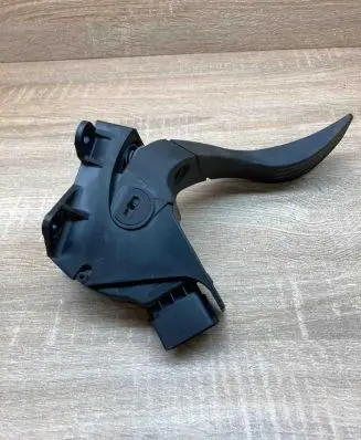 Ford Focus Accelerator throttle pedal 98AB9F836AE 9D09C