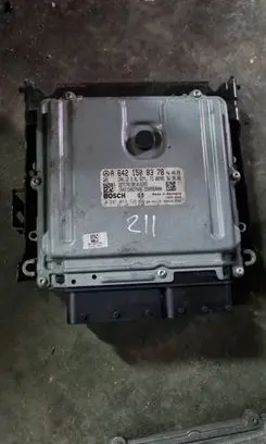 Mercedes-Benz E W211 Engine ECU kit and lock set A6421508378 0281013725