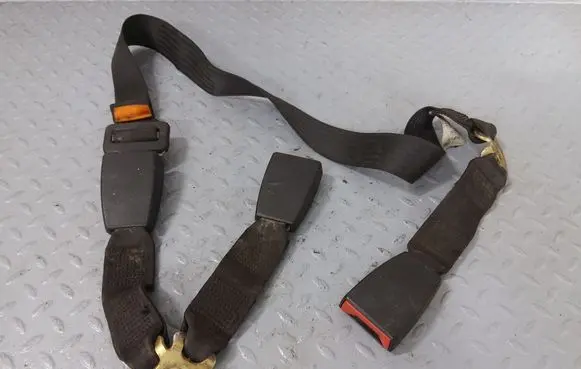 Mercedes-Benz 200 300 W123 Rear seatbelt buckle A1238607185 1238607185 1238604969