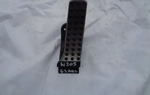 Mercedes-Benz C AMG W205 Accelerator throttle pedal A053000104